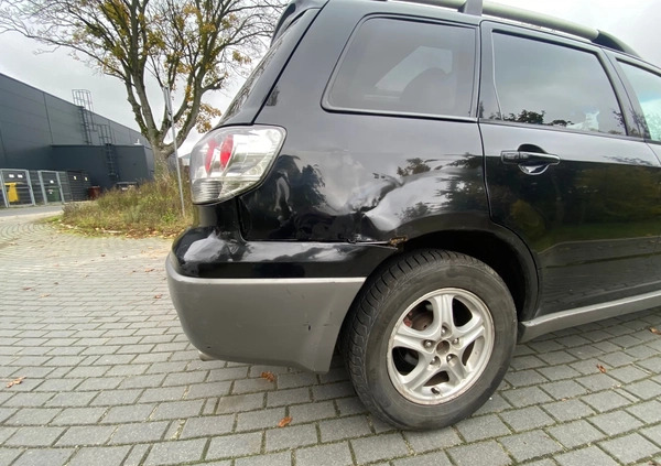 Mitsubishi Outlander cena 5900 przebieg: 360000, rok produkcji 2003 z Szczecin małe 466